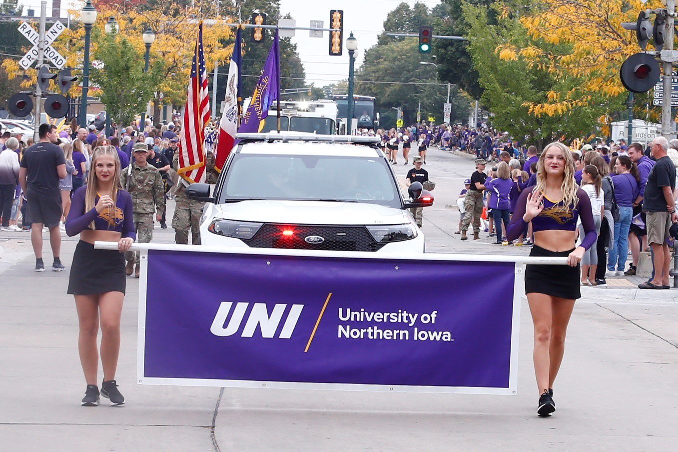 100221-uni-hoco-16